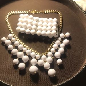 Pearl necklace and bracelet